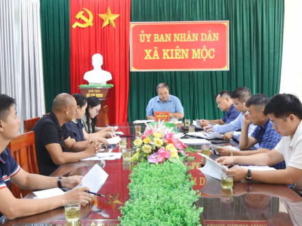 Kinh tế - Chính trị