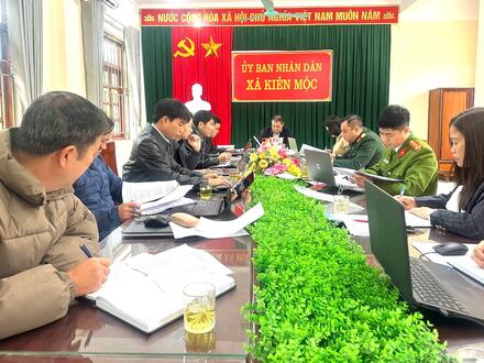 Kinh tế - Chính trị