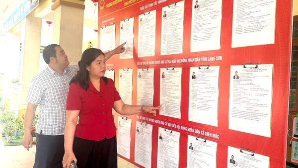 Lãnh đạo Đảng ủy – HĐND – UBND kiểm tra công tác chuẩn bị bầu cử tại xã Kiên Mộc