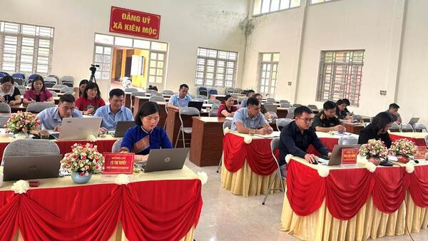 Xã Kiên Mộc dự hội nghị  tập huấn công tác tuyên truyền miệng, hoạt động báo cáo viên