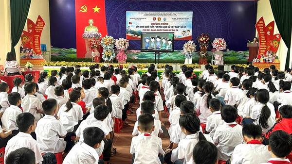 Cung Thanh thiếu nhi phối hợp với hội đồng đội thiếu niên tiền phong Hồ Chí Minh, trường PTDTBT tiểu học 1 Bính Xá tổ chức sân chơi “Em yêu lịch sử Việt Nam”
