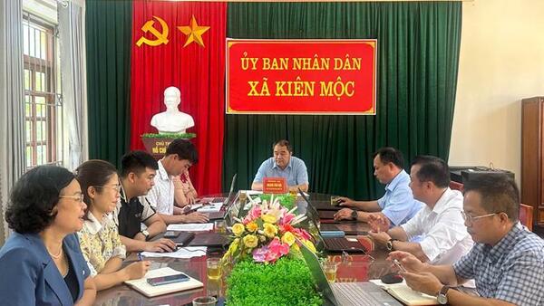 XÃ KIÊN MỘC DỰ HỘI NGHỊ TRỰC TUYẾN VỀ XÂY DỰNG CÁC TRƯỜNG PHỔ THÔNG NỘI TRÚ LIÊN CẤP TIỂU HỌC VÀ THCS TẠI CÁC XÃ BIÊN GIỚI