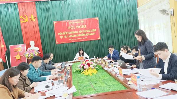 HỘI NGHỊ KIỂM ĐIỂM VÀ ĐÁNH GIÁ, XẾP LOẠI CHẤT LƯỢNG TẬP THỂ, CÁ NHÂN BAN THƯỜNG VỤ ĐẢNG ỦY XÃ KIÊN MỘC NĂM 2025