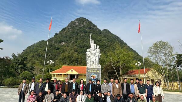 XÃ KIÊN MỘC TỔ CHỨC ĐOÀN ĐI HỌC TẬP, TRAO ĐỔI KINH NGHIỆM PHÁT HUY VAI TRÒ NGƯỜI CÓ UY TÍN TRONG ĐỒNG BÀO DÂN TỘC THIỂU SỐ