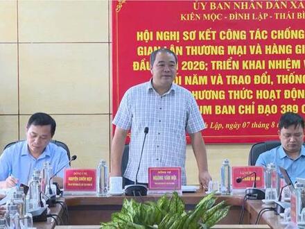 Kinh tế - Chính trị
