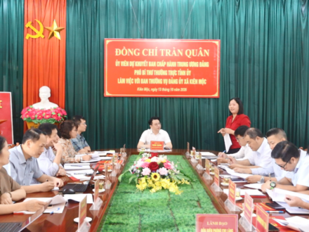 Kinh tế - Chính trị