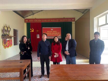 Kinh tế - Chính trị