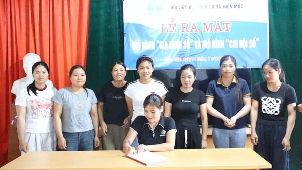 Hội Liên hiệp Phụ nữ xã ra mắt mô hình điểm “Gia đình số” và “Chi hội số” năm 2026