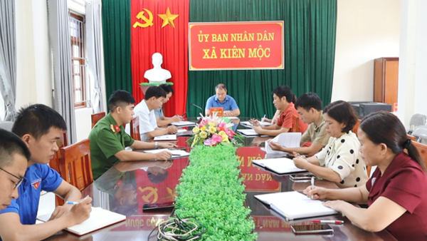 UBND xã Kiên Mộc họp triển khai công tác khắc phục hậu quả sau bão